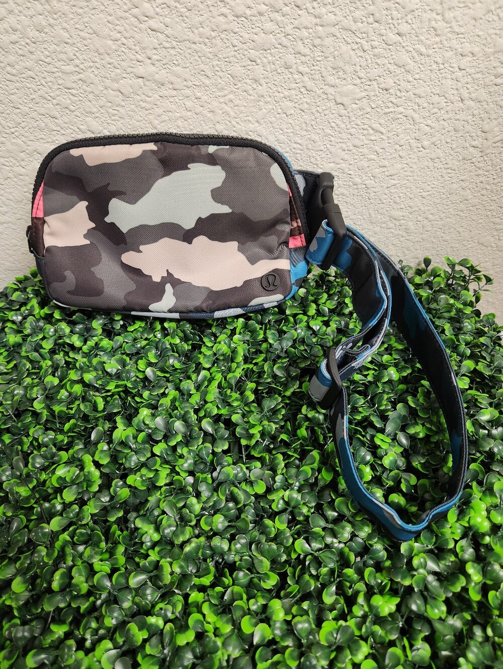 Lululemon Everywhere Belt Bag *1L - Heritage 365 Camo Guava Pink Multi Heritage